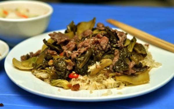 Dung quán cơm rang dưa bò