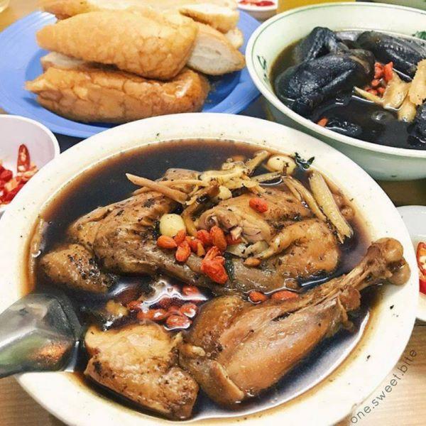 -dia-chi-an-ga-tan-ha-noi-ngon-quen-loi-ve