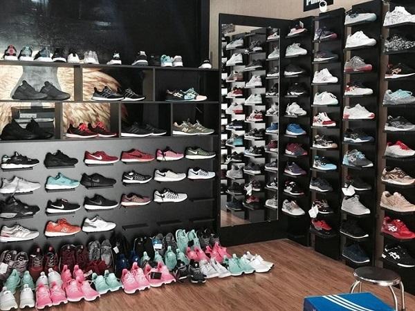 Sole Station có đa dạng mẫu mã và màu sắc sneaker cho bạn thoải mái chọn lựa