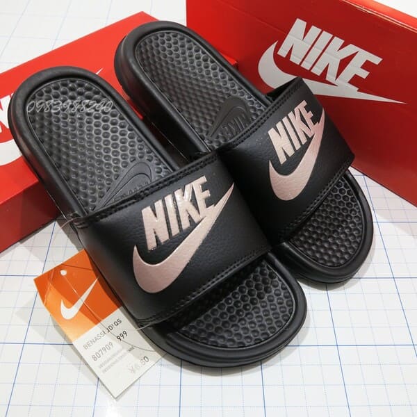 Tùy vào mục đích sử dụng mà các chàng trai có thể chọn mua những mẫu dép Nike có form dáng hợp lý