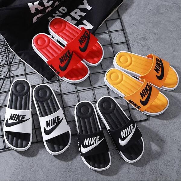 Thiết kế của dép quai ngang Nike đều vô cùng độc đáo, đa dạng và không kém phần mới lạ