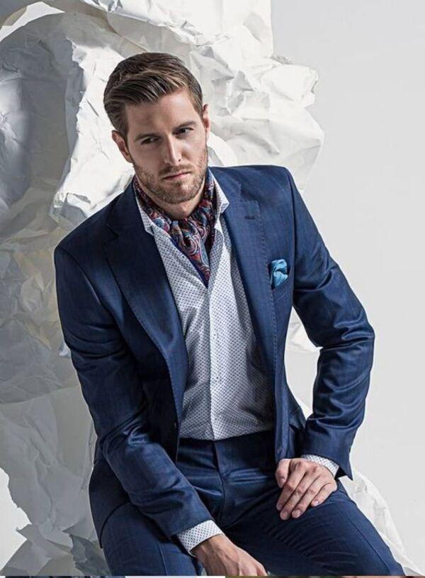 Khăn ascot dùng cho mọi sự kiện sang trọng