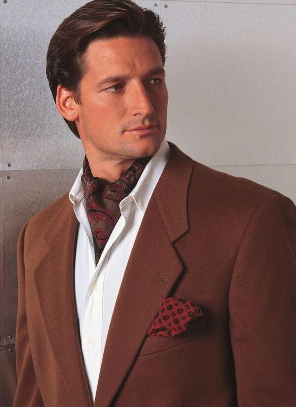 Cách thắt khăn ascot cho nam