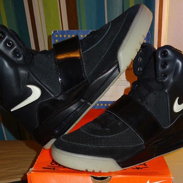 Đôi giày là màn kết hợp vô cùng thành công của Nike và West (Nguồn: carreras.unibe.edu.py)