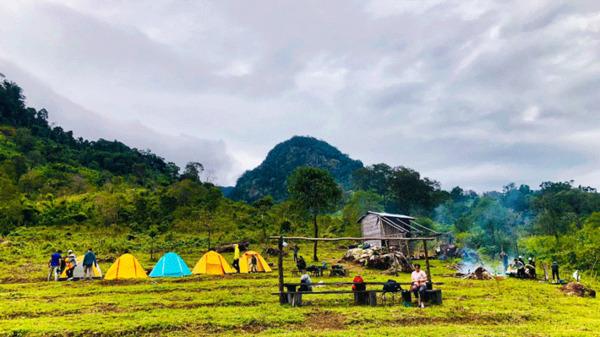 Khung cảnh hoang sơ nơi núi rừng Tà Giang 
