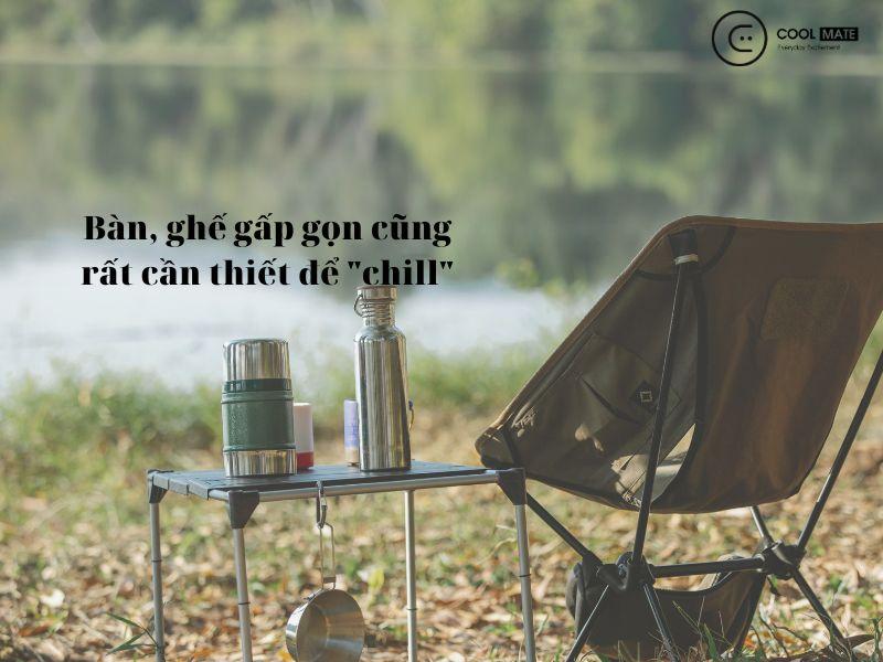 Bàn ghế và lều trại cho chuyến picnic
