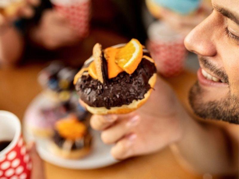 Thực phẩm nên tránh buổi sáng: đồ ngọt