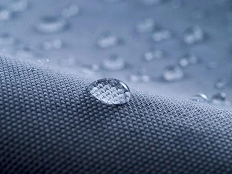 Vải polyester chính là tính kháng nước và chống ẩm tự nhiên