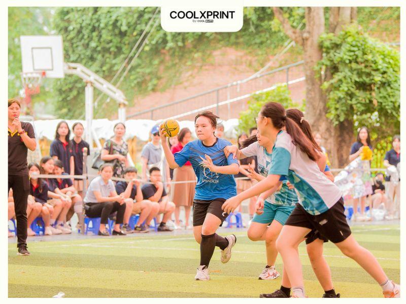 Thiết kế trẻ trung, cá tính là ưu điểm của áo sự kiện, CLB Marie Curie