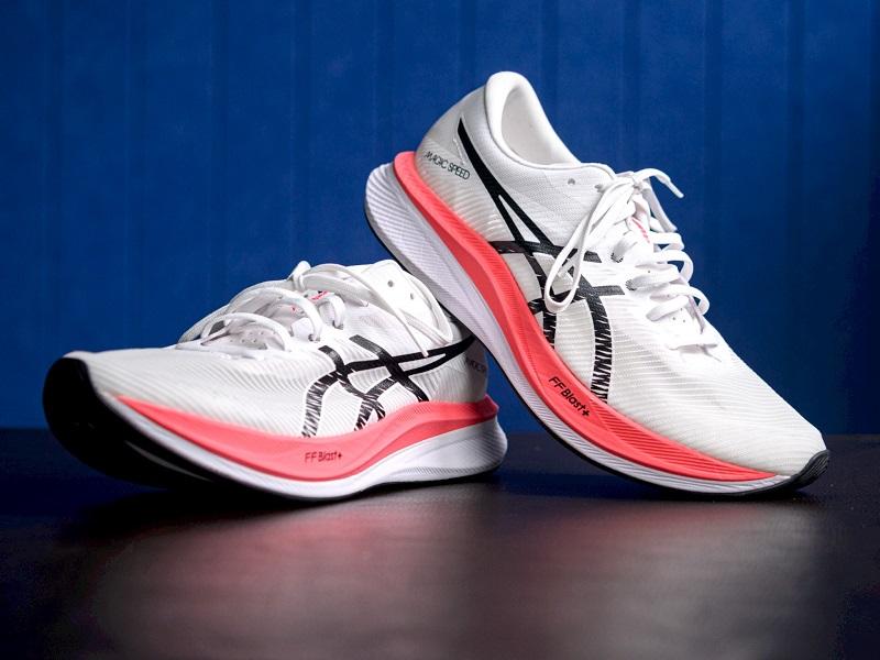 Giày chạy bộ ASICS Magic Speed 3