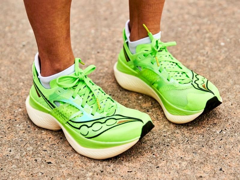 Giày chạy bộ Saucony Endorphin Elite