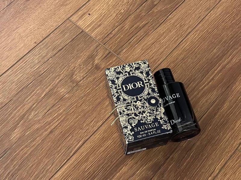 Phiên bản giới hạn khác bản tiêu chuẩn ở thiết kế bao bì tinh xảo