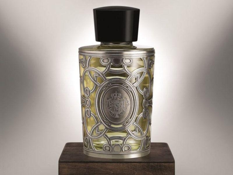Chai nước hoa limited edition kỷ niệm 100 năm thành lập của Acqua di Parma