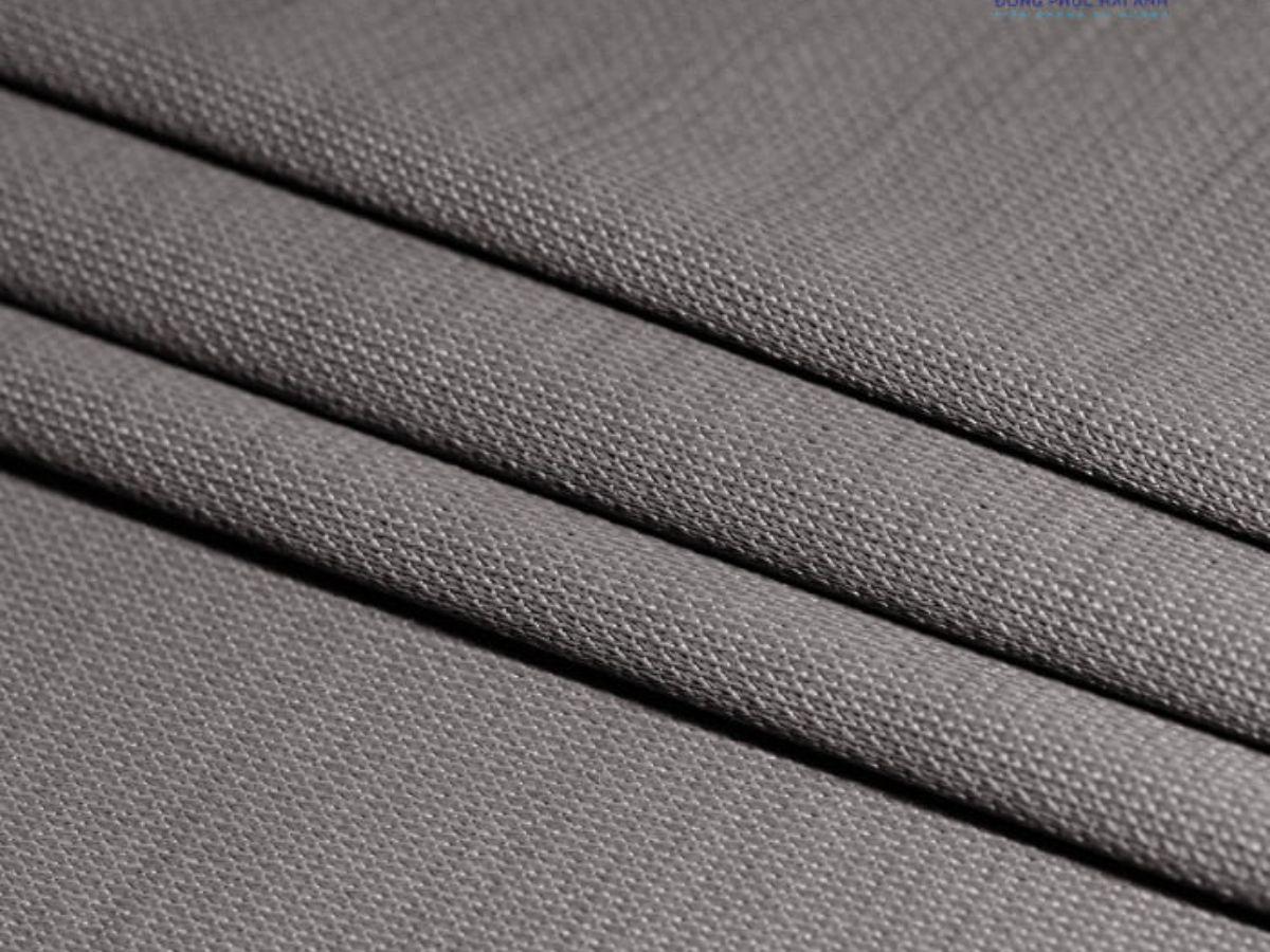 Bề mặt vải Cotton Compact của Coolmate, thể hiện sự mềm mại và chắc chắn