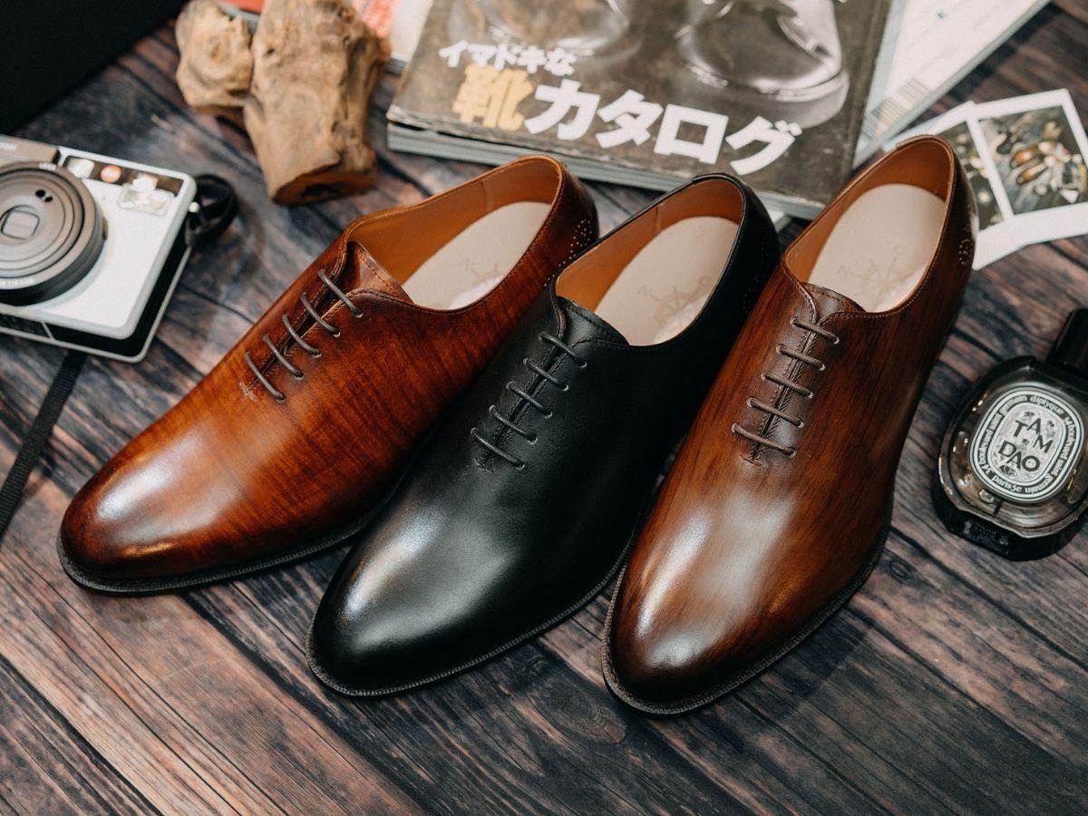 Whole-cut Oxford là loại giày được tạo nên từ một miếng da liền mạch duy nhất