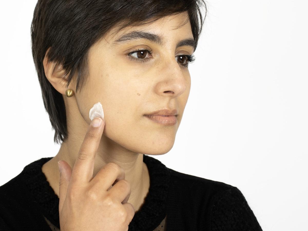 Chỉ sử dụng trên toàn khuôn mặt nếu vùng test không có dấu hiệu kích ứng