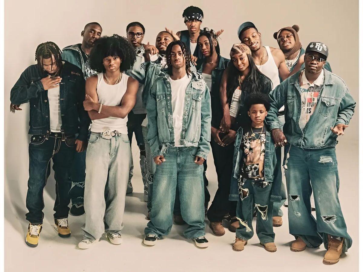 Áo khoác là điểm nhấn hoàn thiện outfit streetwear