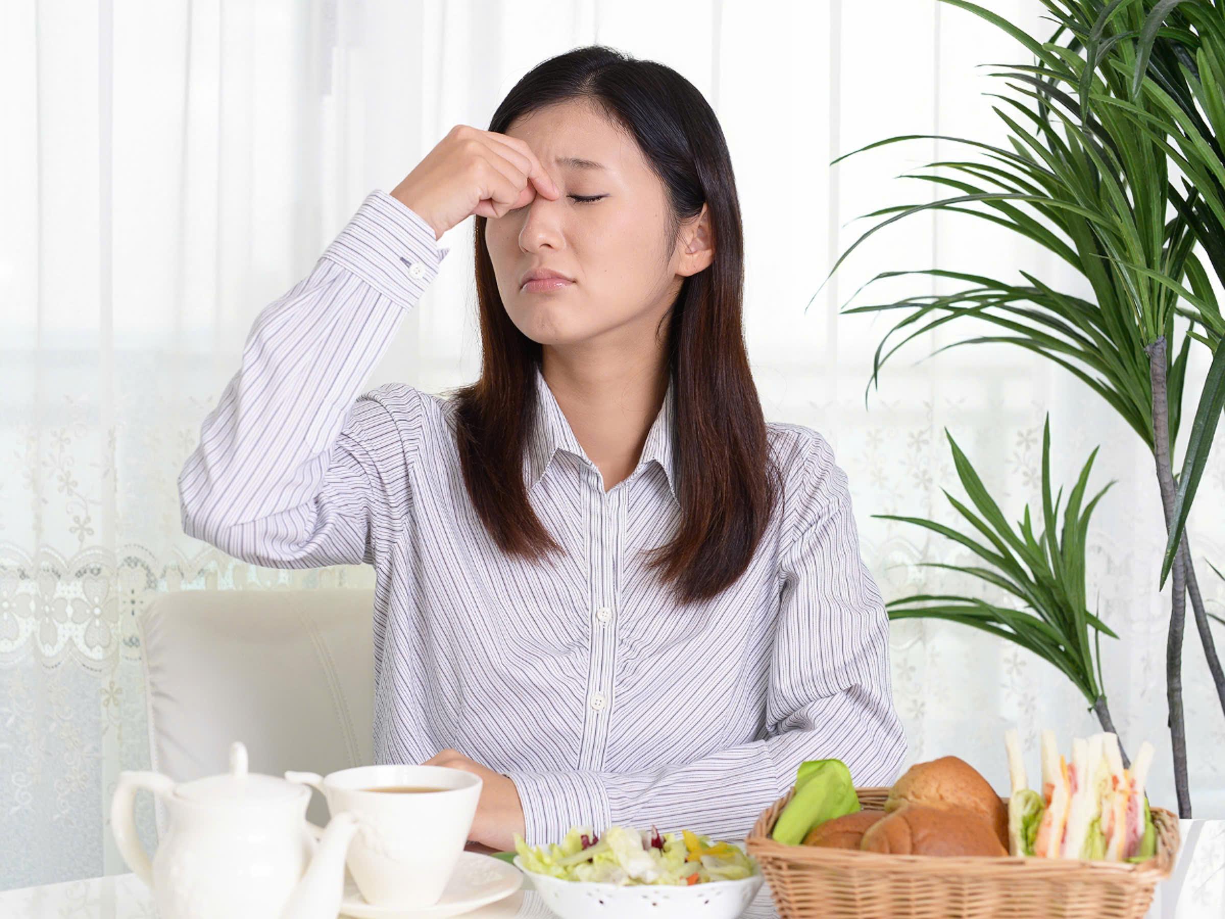  Áp lực giảm cân nhanh, việc kiểm soát calo quá khắt khe có thể dẫn đến ám ảnh về thức ăn, ...