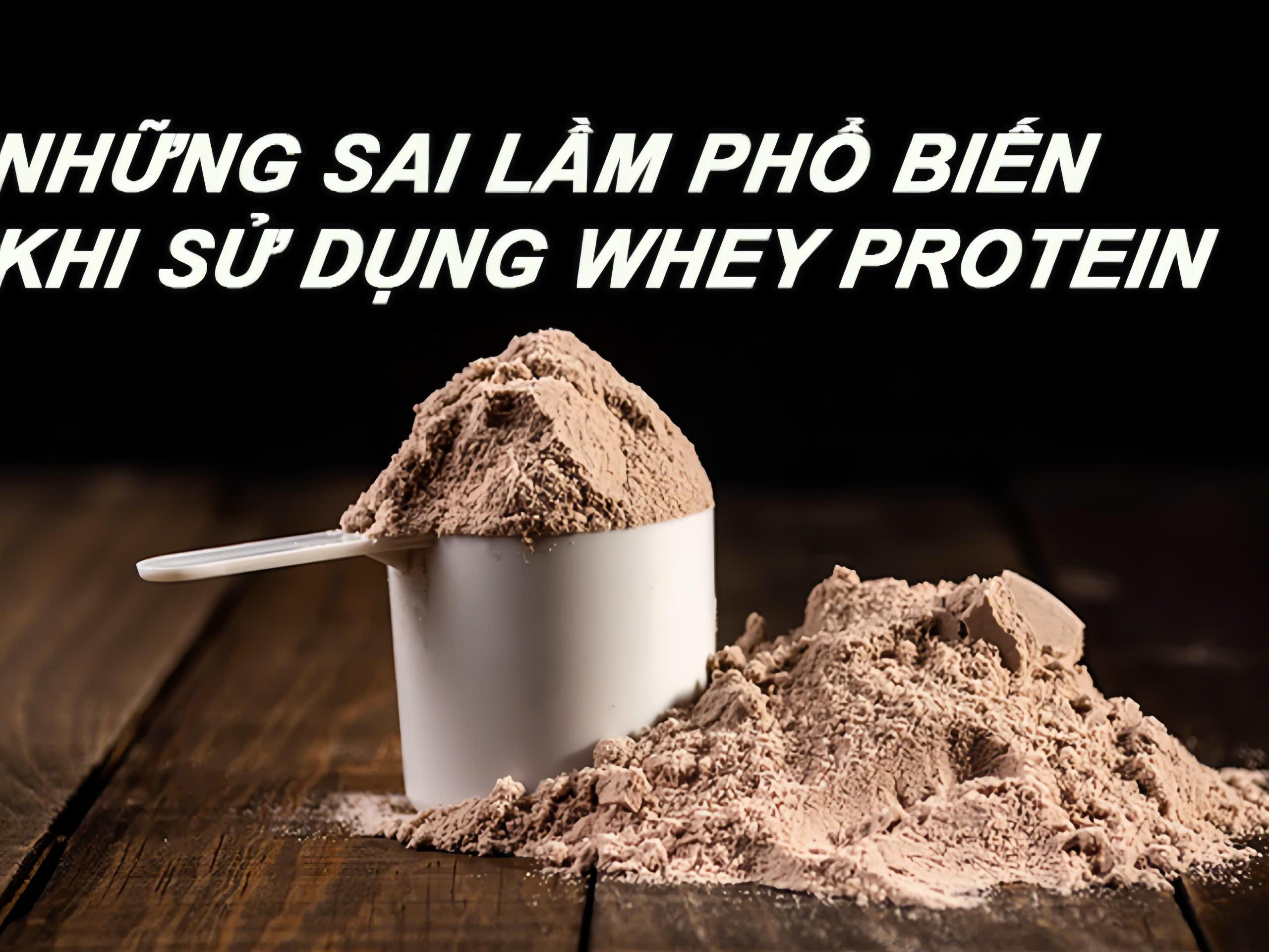 Thực phẩm bổ sung như whey protein, vitamin, khoáng chất...