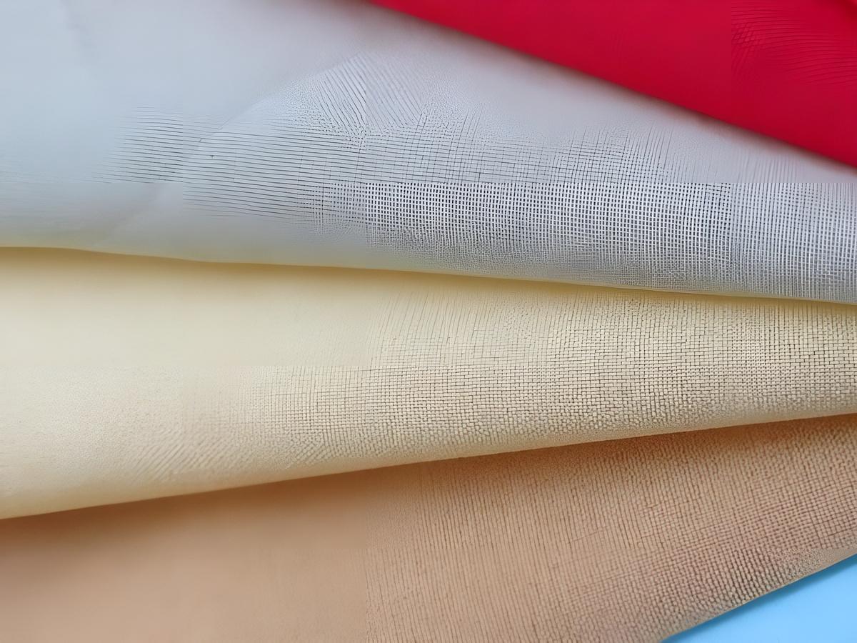 Bạn nên chọn các loại vải thoải mái, thoáng mát, thấm hút mồ hôi tốt