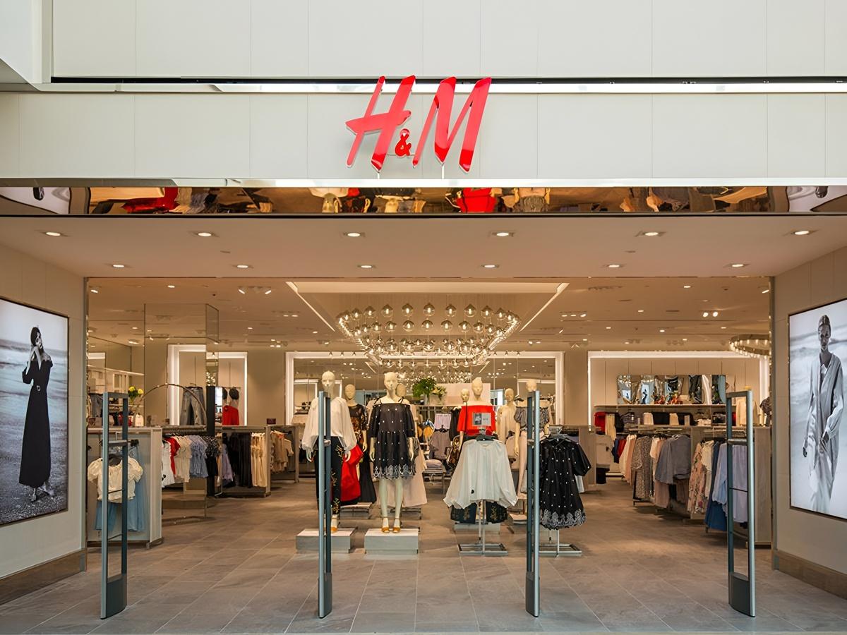 H&M - shop bán váy công sở đẹp uy tín ở tphcm