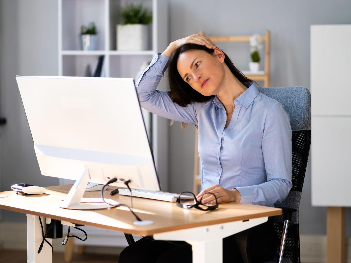 Bài tập giúp giảm căng cơ vùng cổ, vai