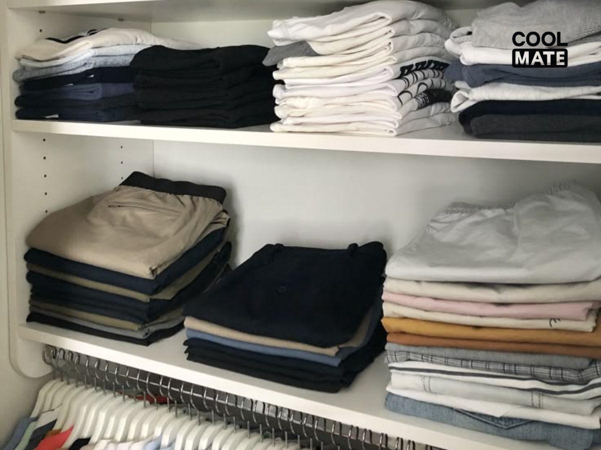 Bảo quản quần legging ngăn nắp, gọn gàng trong tủ quần áo sau khi phơi