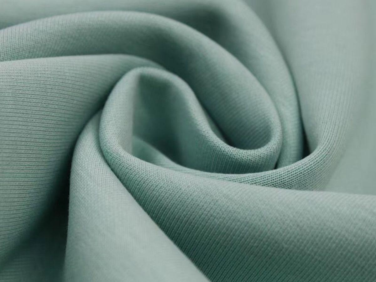Những chiếc áo sơ mi cotton thoáng mát là lựa chọn hoàn hảo cho nàng mũm mĩm
