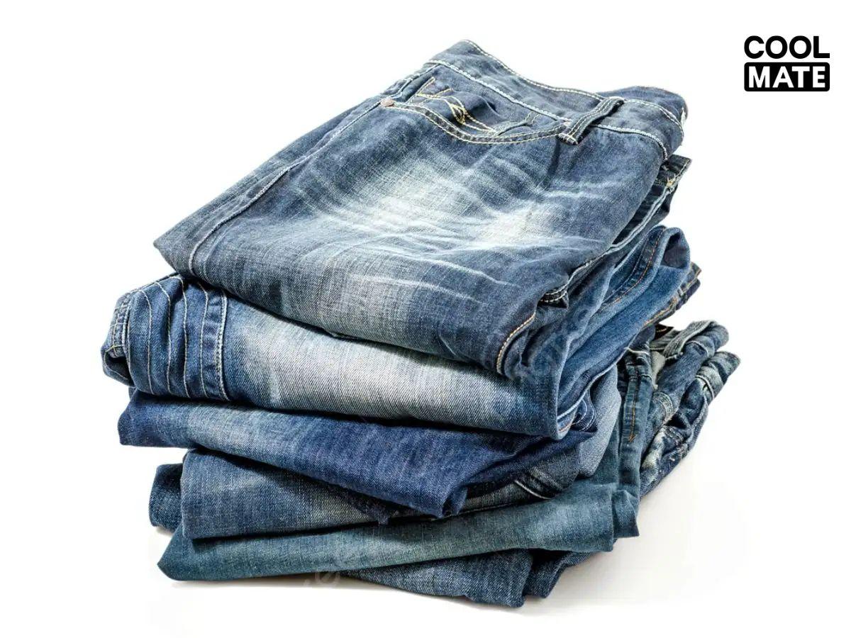 Chất liệu vải jean lại dễ phai màu sau một thời gian sử dụng