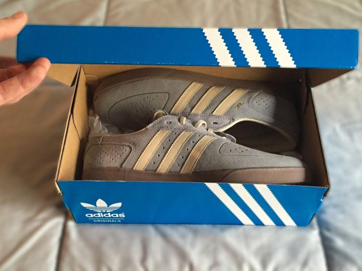 Xem xét kỹ càng khi chọn mua giày Adidas Cloudfoam