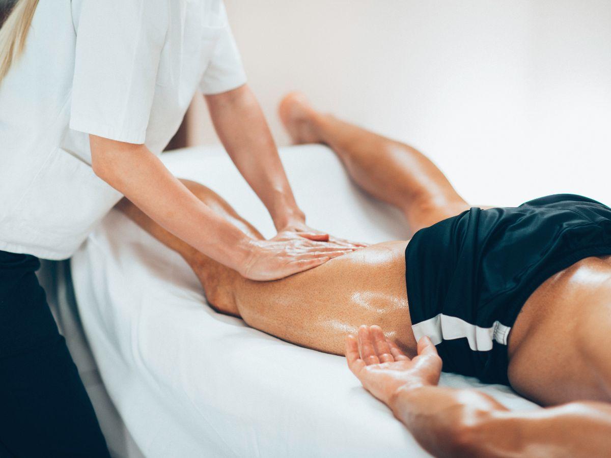 Tùy theo cường độ tập luyện mà bạn điều chỉnh lịch massage sau tập phù hợp nhé