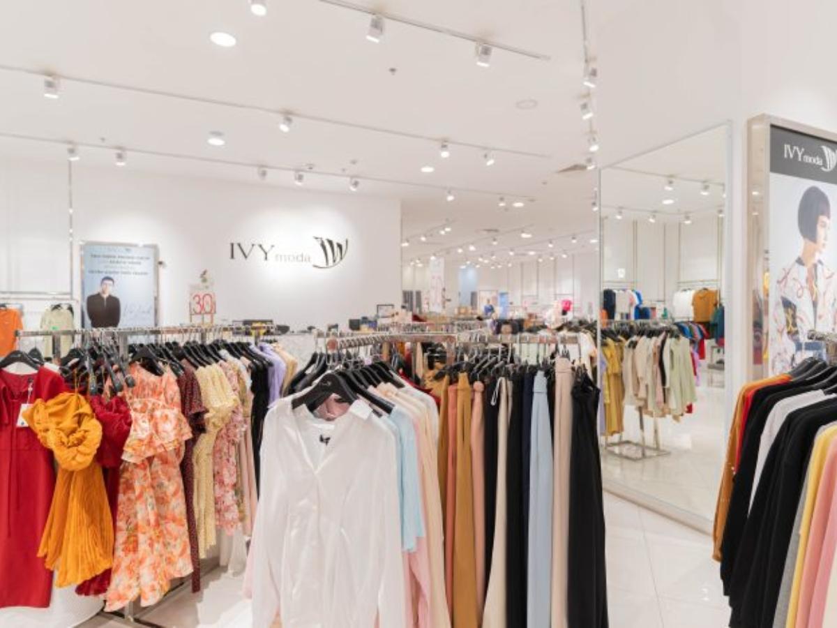 IVY moda là shop váy công sở thanh lịch, hiện đại