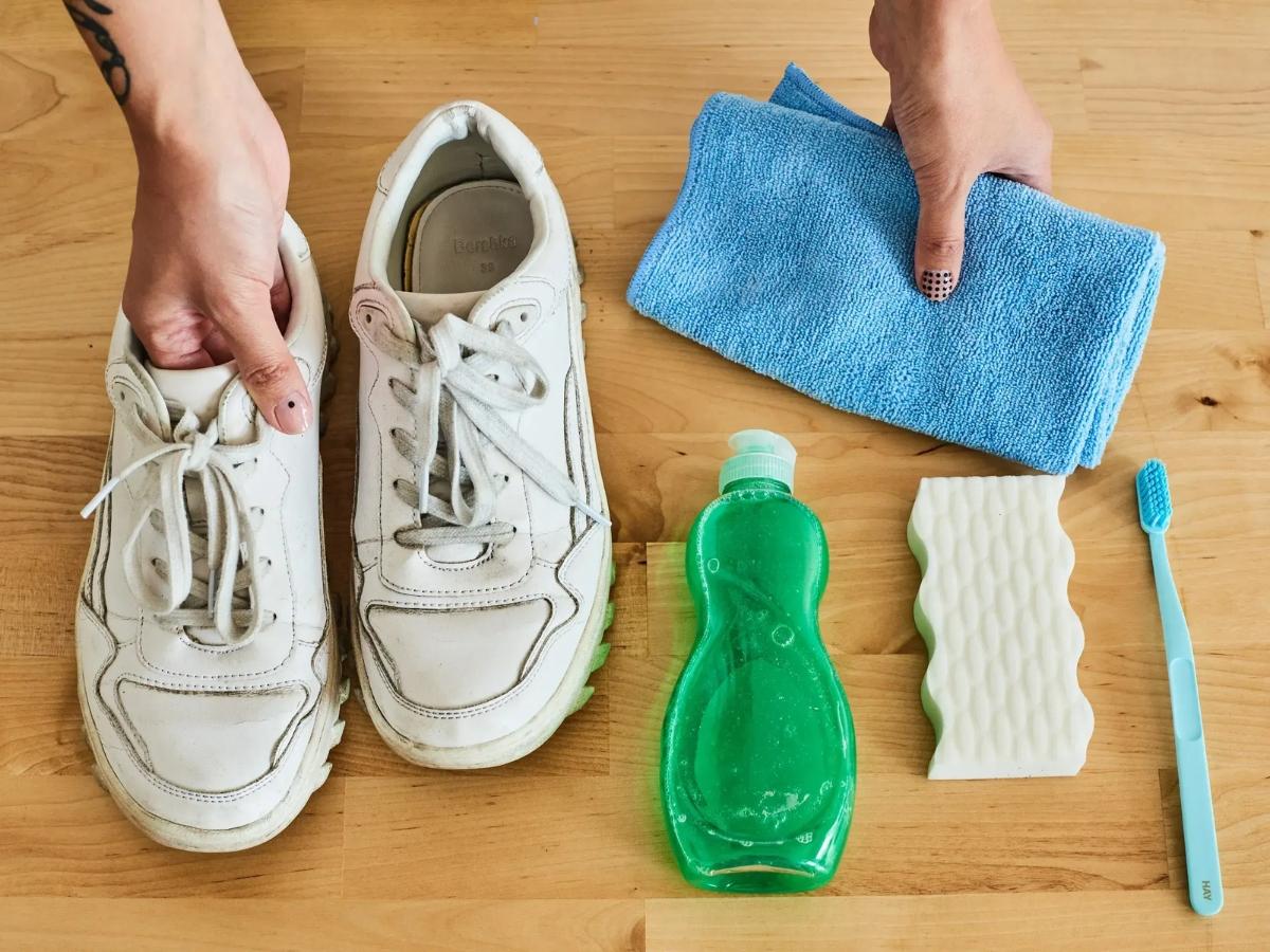 Cách bảo quản và vệ sinh giày sneaker