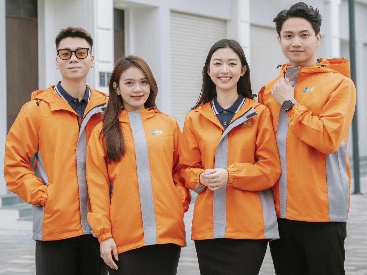 Áo khoác đồng phục đóng vai trò quan trọng trong việc xây dựng hình ảnh chuyên nghiệp cho doanh nghiệp