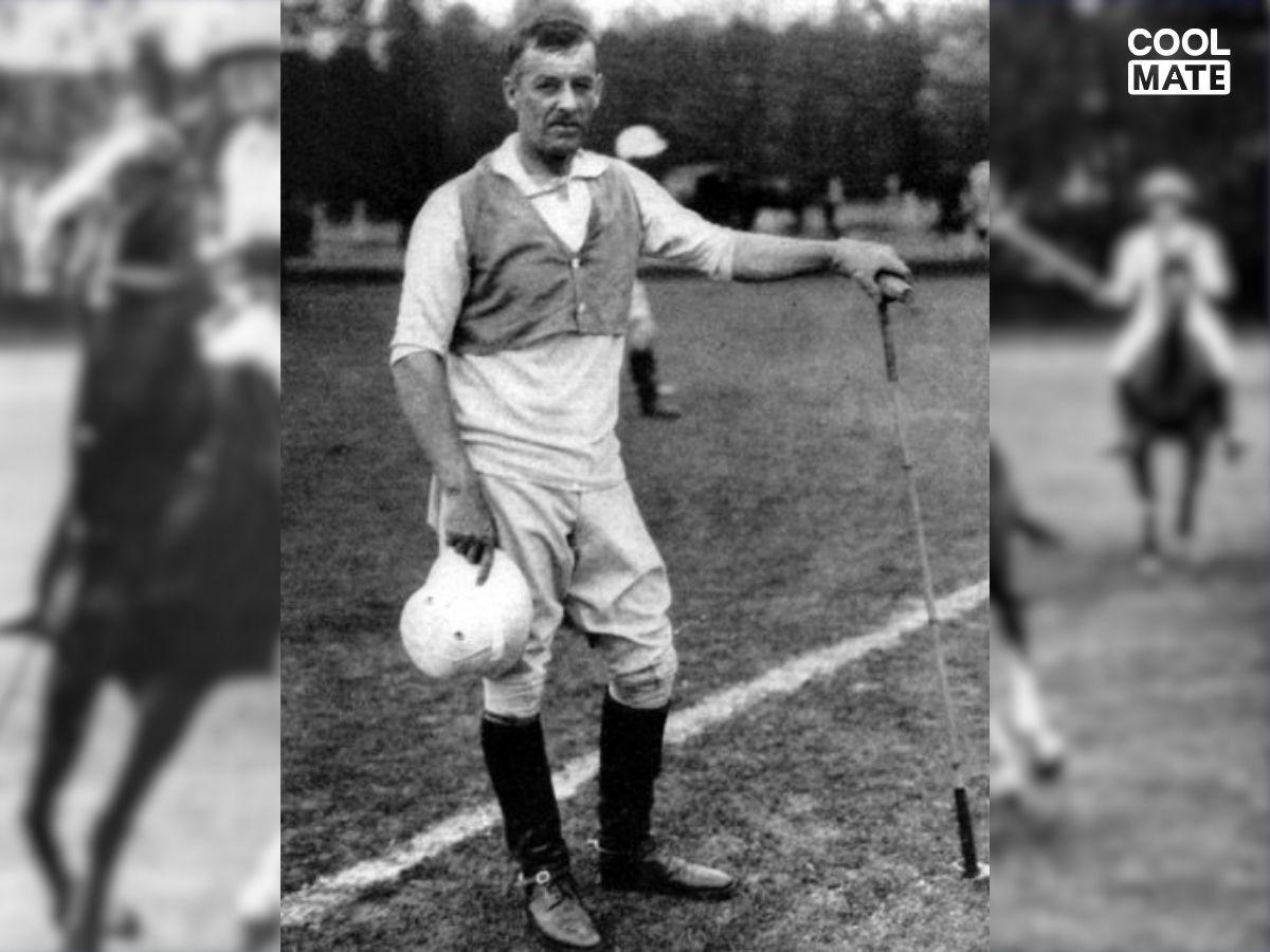 Ảnh lịch sử vận động viên chơi polo thời xưa có cổ áo sơ mi cài khuy