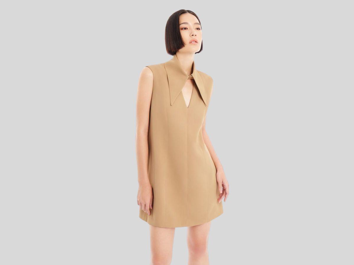 Chị em dáng người quả táo nên chọn đầm suông cổ V nhé