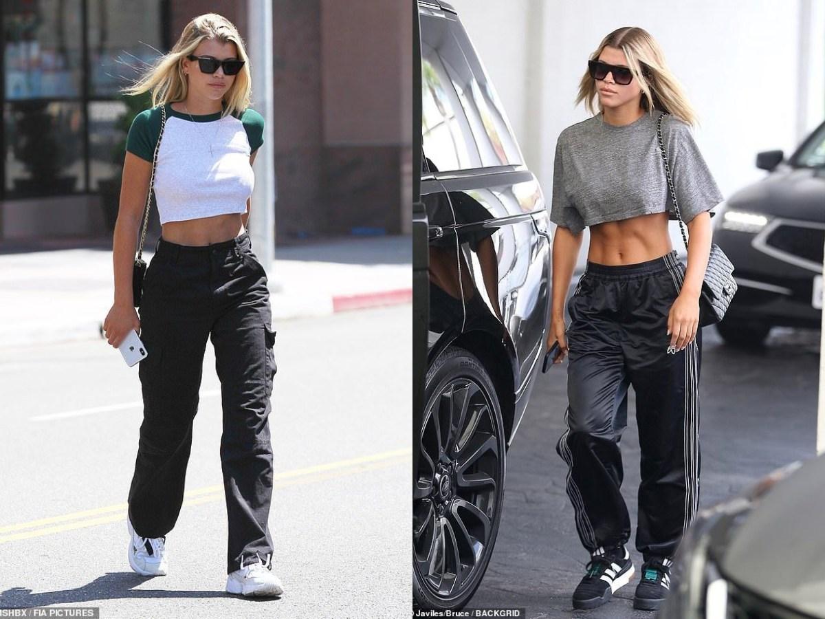 Áo croptop tay ngắn basic thoải mái, dễ mặc hàng ngày.