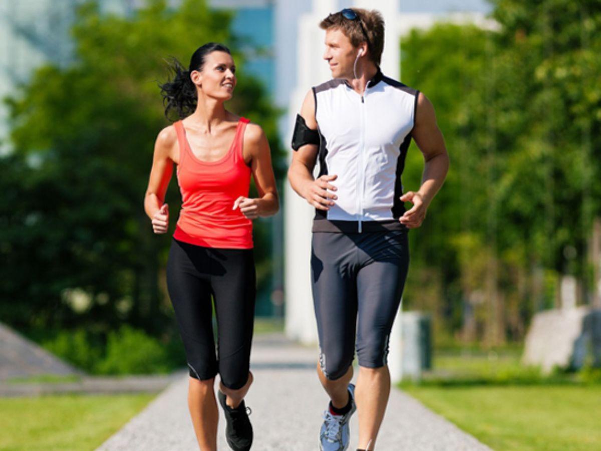 Chạy bộ đủ thời gian và cường độ hợp lý giúp giảm cân