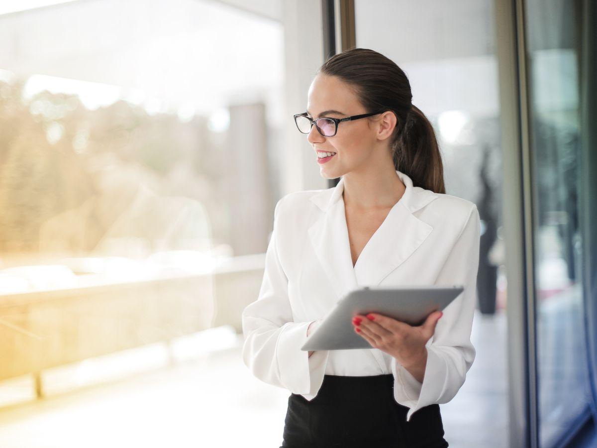 Hãy lưu ý về độ vừa vặn và sự thoải mái cũng như mức ngân sách bạn bỏ ra khi mua đồ công sở