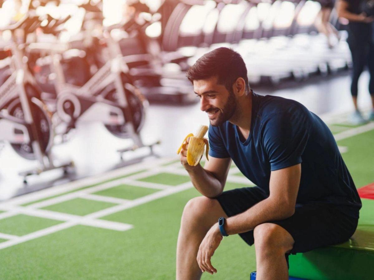 Ăn chuối sau khi tập gym giúp phục hồi cơ bắp và phát triển sức mạnh