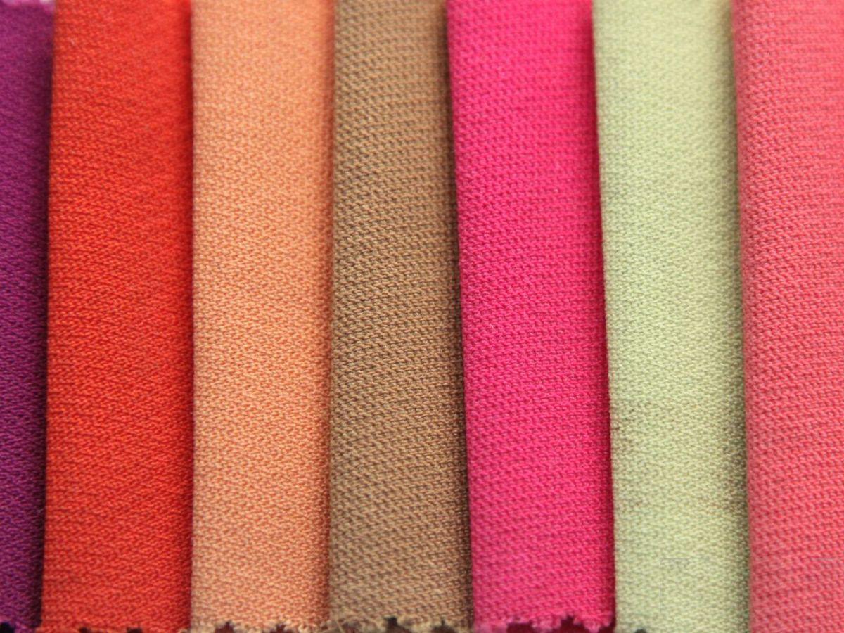 Chất liệu vải là yếu tố then chốt quyết định form dáng, độ thoải mái, độ bền của quần