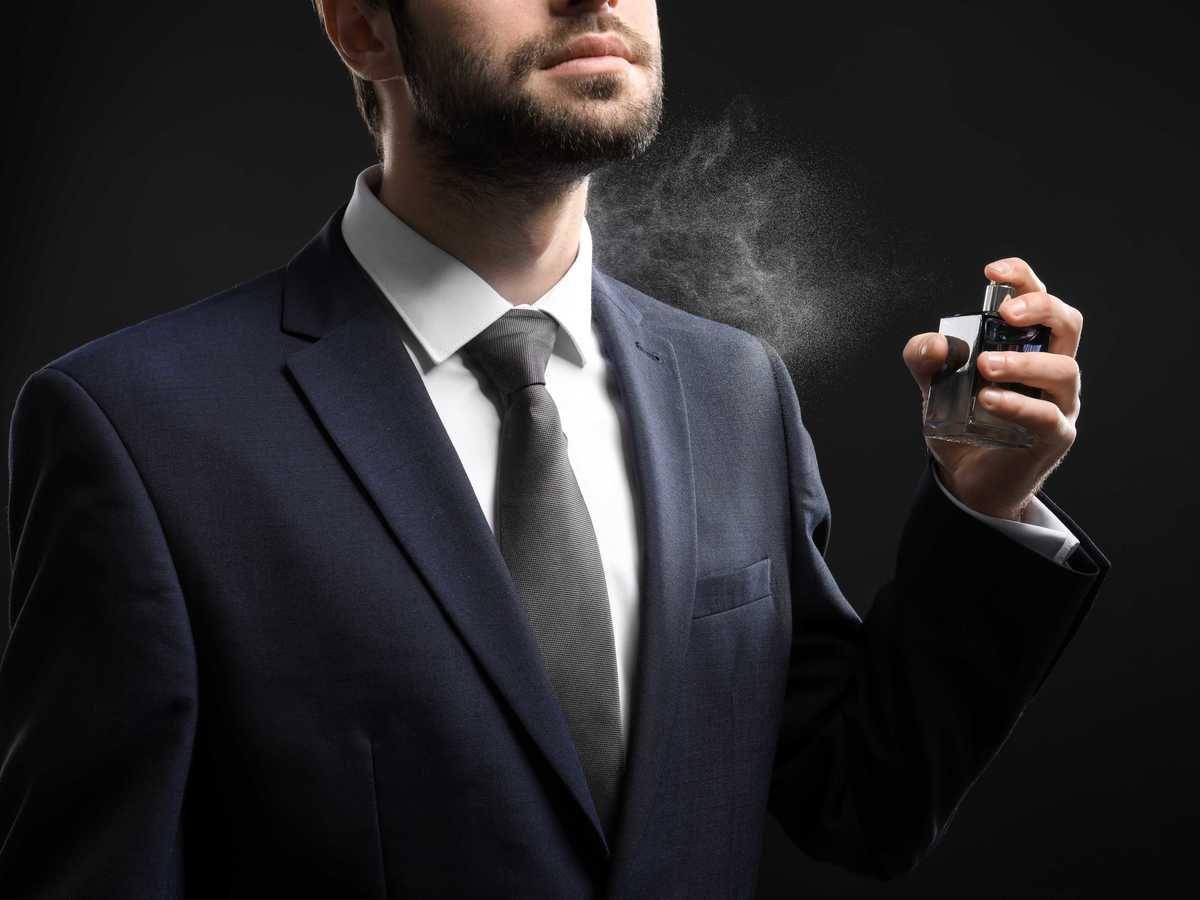 Bí quyết xịt nước hoa giúp thơm lâu