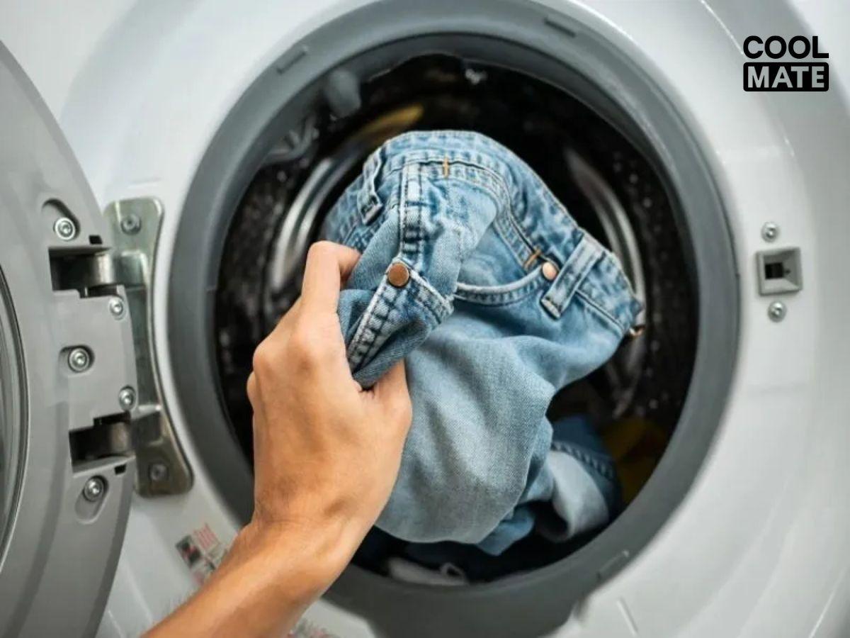 Tần suất giặt quần jean khuyến cáo là 1 tháng/lần