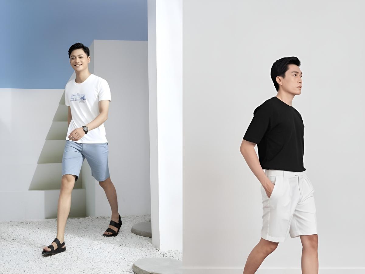 Quần ngố kaki phối cùng áo thun tạo nên phong cách smart-casual