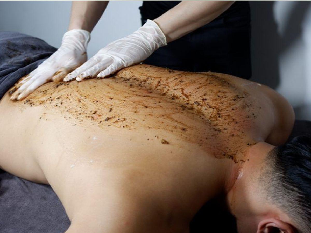 Tẩy tế bào chết giúp hạn chế rạn da