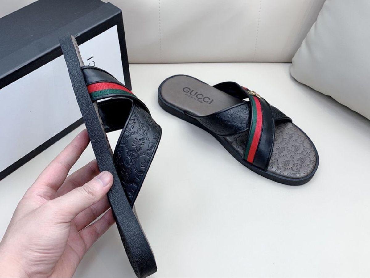 Bạn có thể mua sắm dép Gucci nam chính hãng online tại Taru