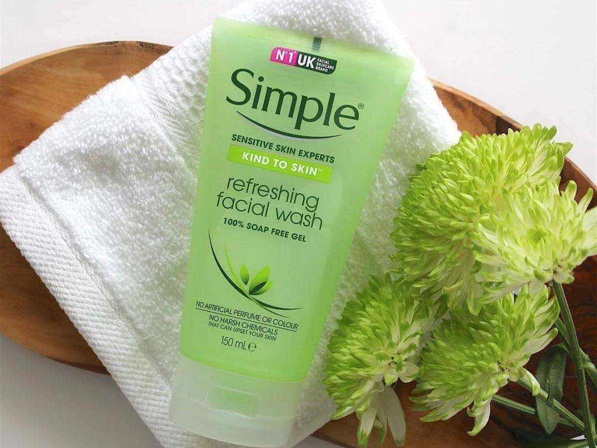 2. Simple Kind To Skin Refreshing Facial Wash Gel - Lựa chọn ngon-bổ-rẻ cho da hỗn hợp