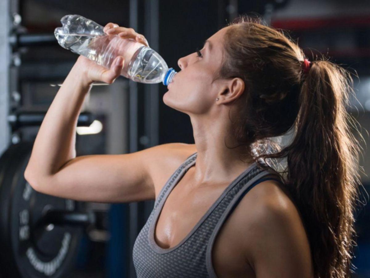 Cần cung cấp đủ nước cho cơ thể trước, trong và sau tập