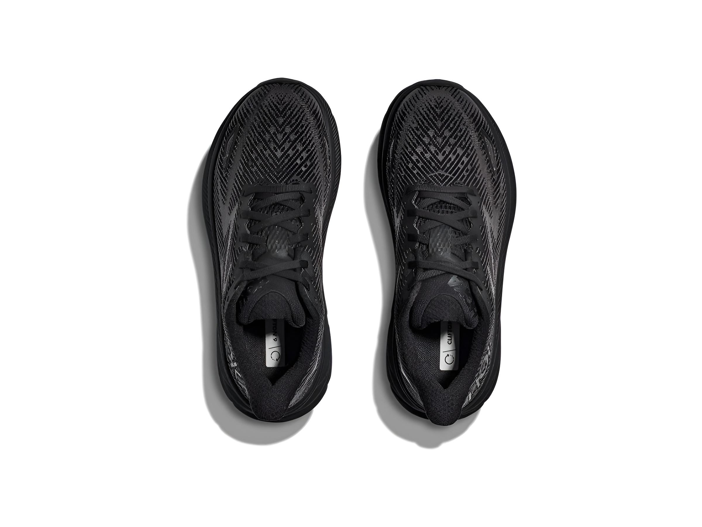 Hoka Clifton - top giày chạy bộ tốt nhất 2025