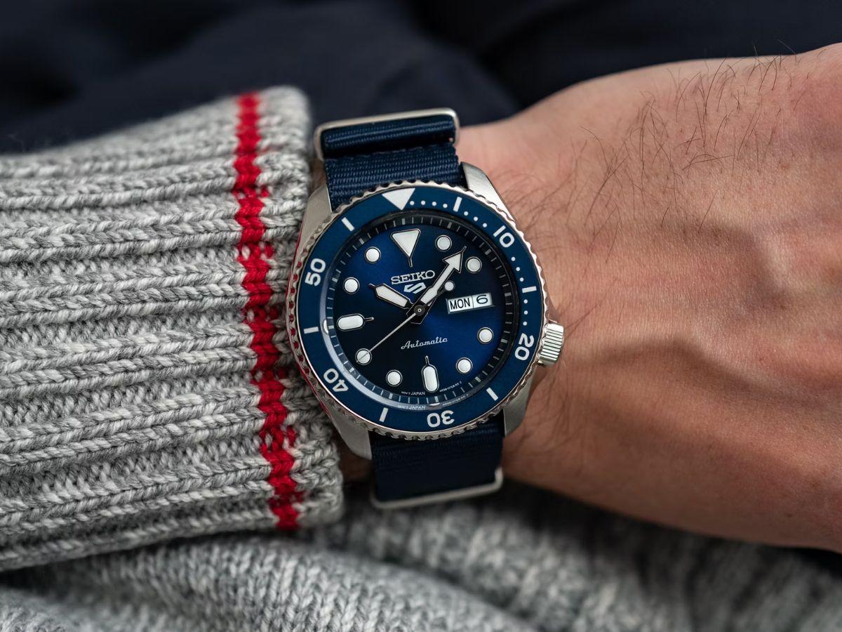 Seiko 5 Sports SRPD có thiết kế năng động, nam tính và mạnh mẽ